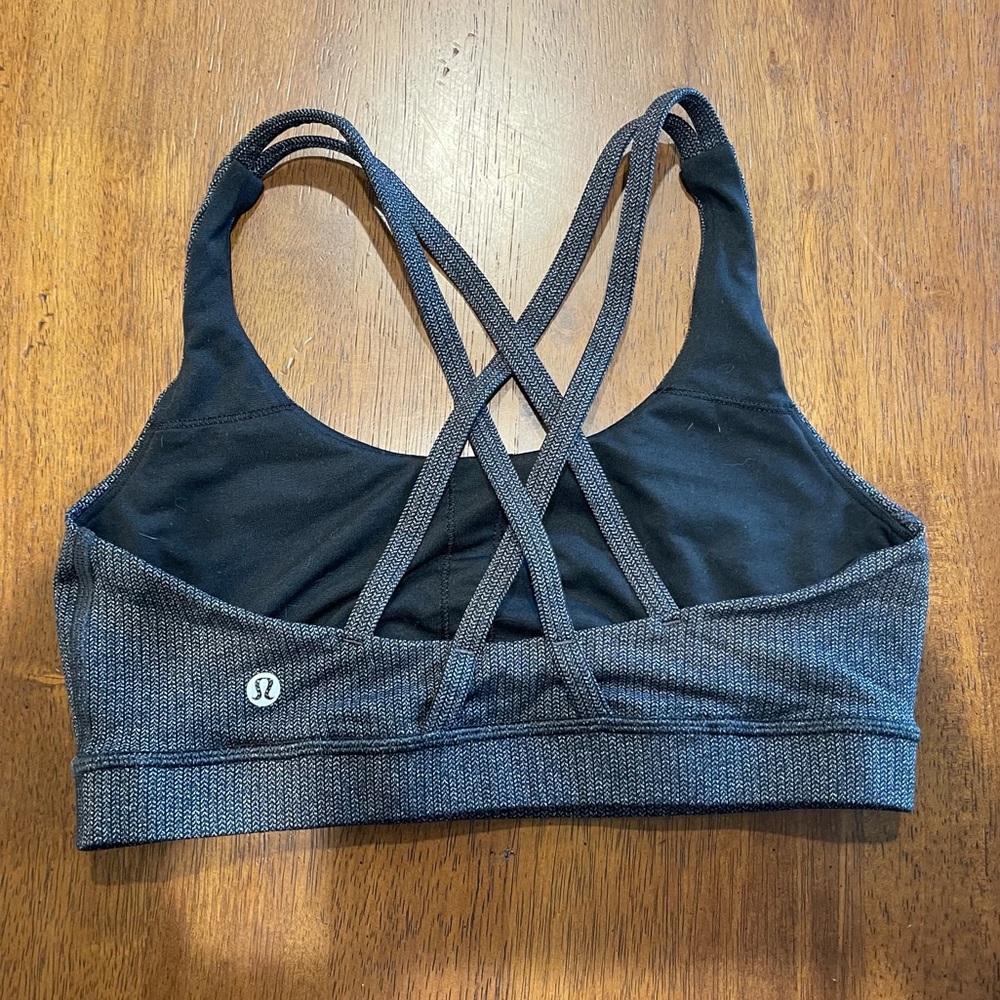 Like new Lululemon sports bra size 8
